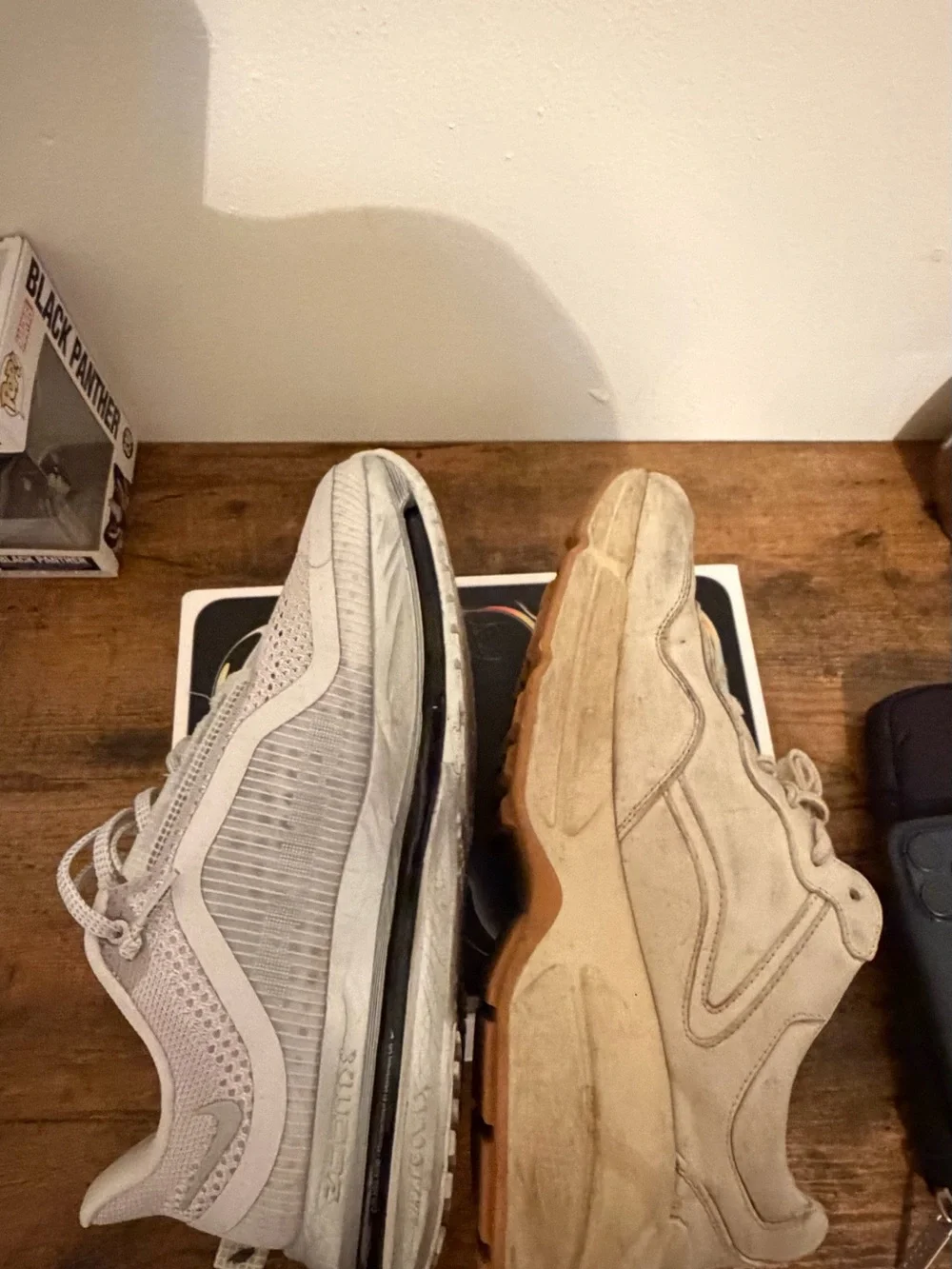 Gucci Off-White Leather Low-Top Sneakers - Fits like a size 8 it’s size 6 1/2